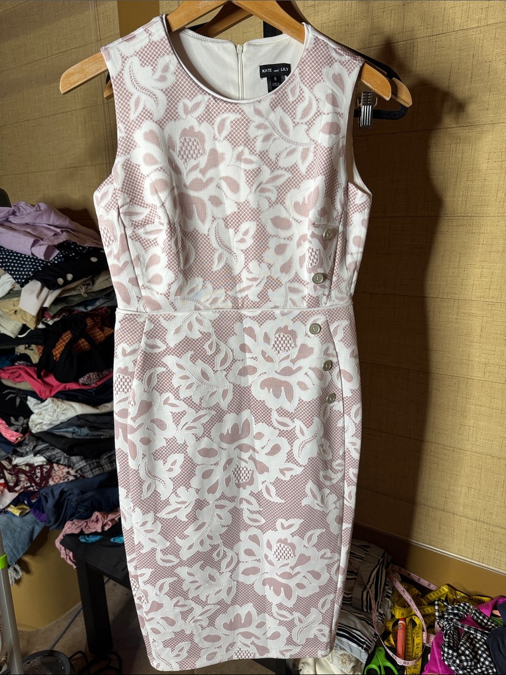 Kate and Lily Blush White Floral Sheath Midi Dress Size 8 Office Wedding Guest - Picture 2 of 8